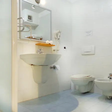 ロカンダ デラ ビシア アパートホテル フェラーラ