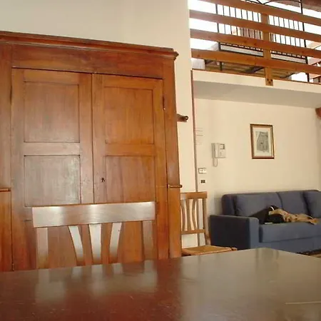 ロカンダ デラ ビシア アパートホテル