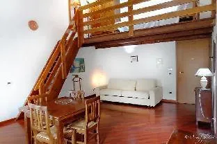 ロカンダ デラ ビシア アパートホテル