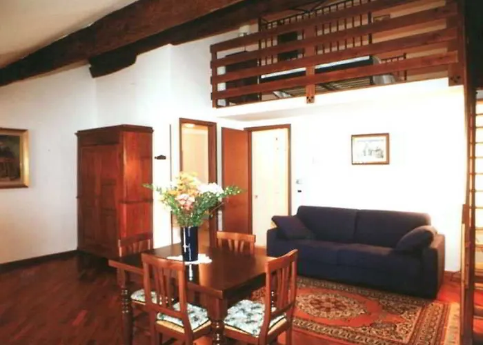 ロカンダ デラ ビシア アパートホテル